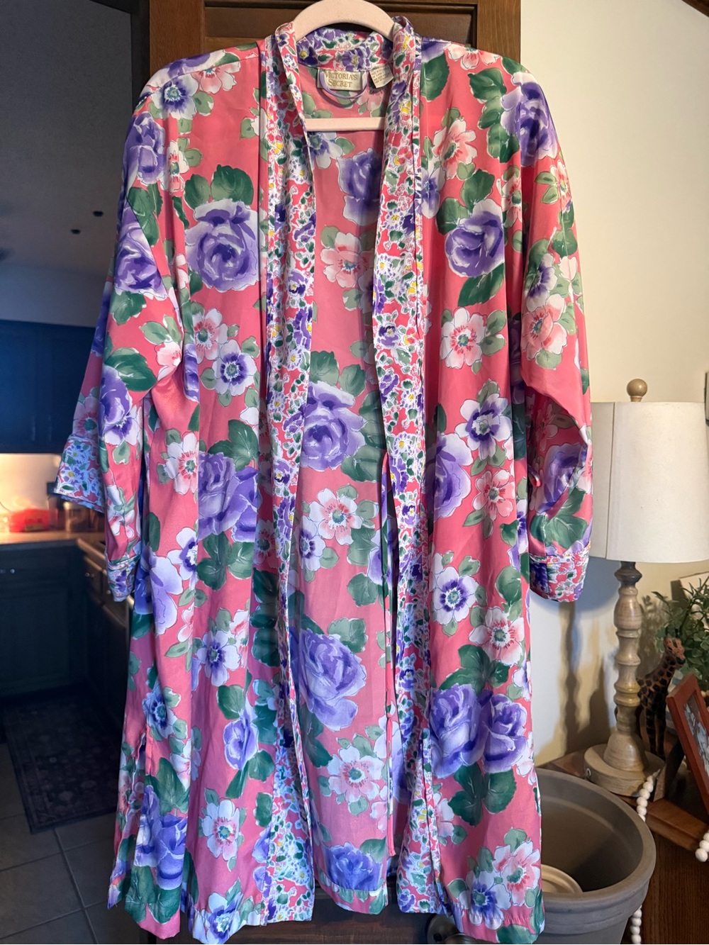 Vintage gold label Victoria’s Secret one size satin robe EUC with belt